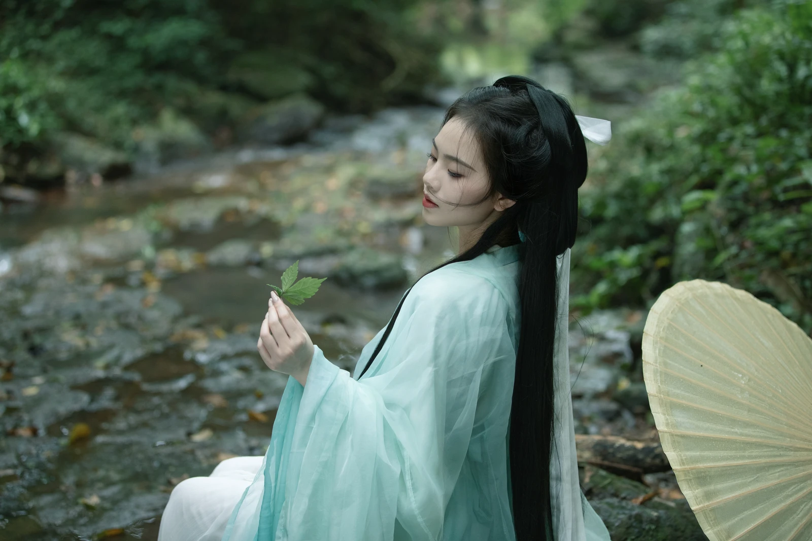 [YITUYU]艺图语-2024.10.18-剑意-玲玲-[26P-626MB]-3.webp